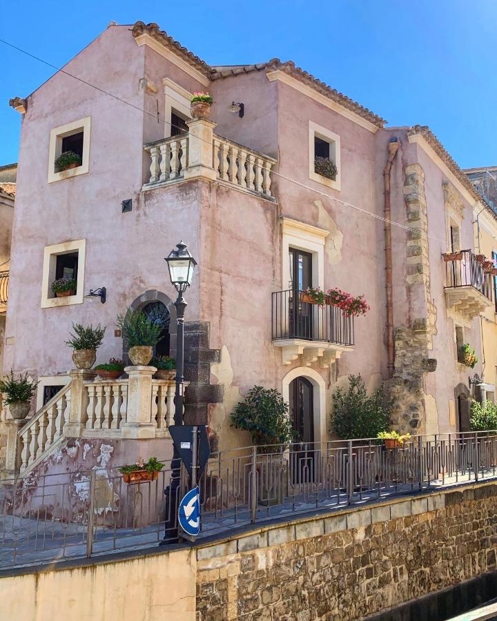 B&B Santapau Charme Living Licodia Eubea Екстериор снимка