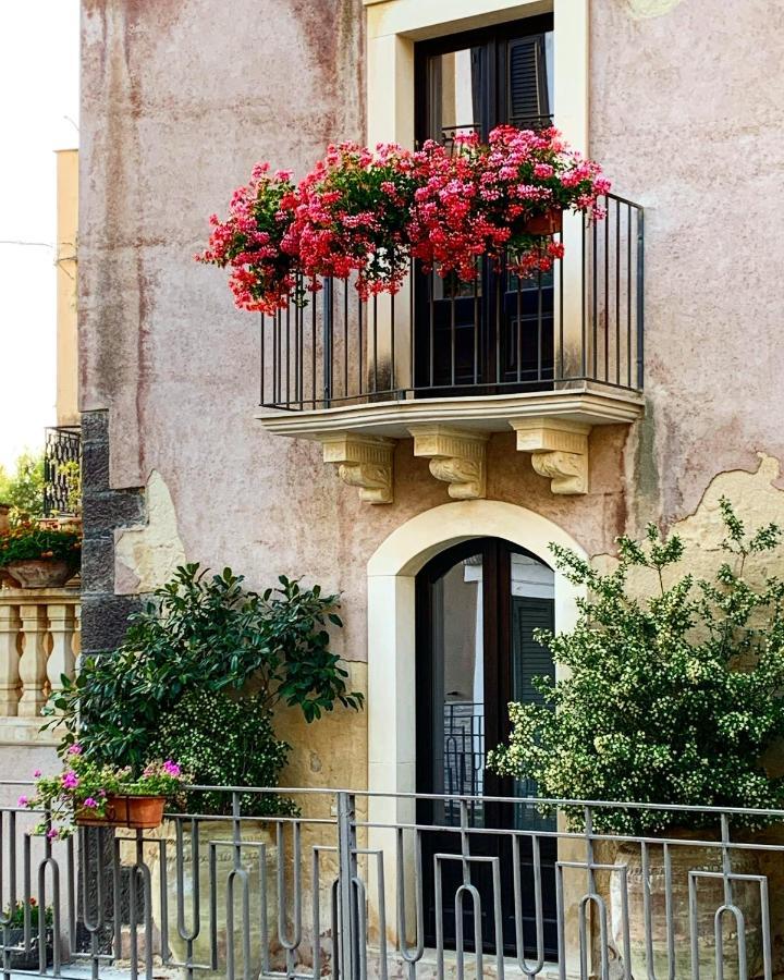 B&B Santapau Charme Living Licodia Eubea Екстериор снимка