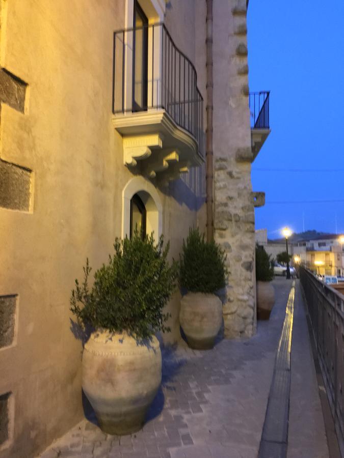 B&B Santapau Charme Living Licodia Eubea Екстериор снимка