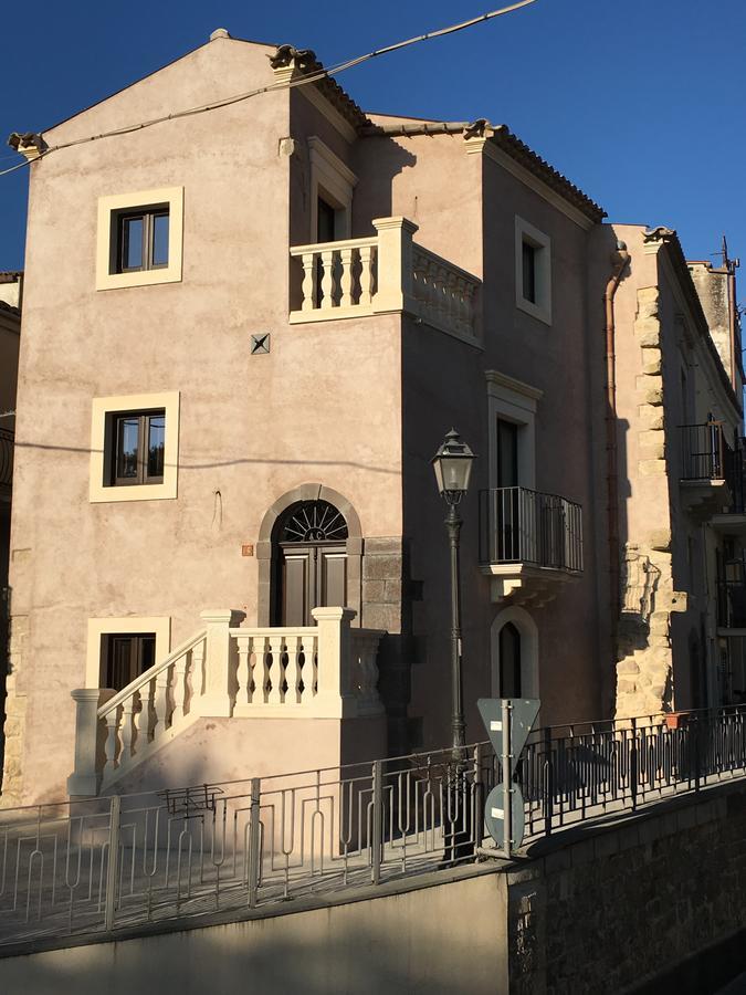 B&B Santapau Charme Living Licodia Eubea Екстериор снимка